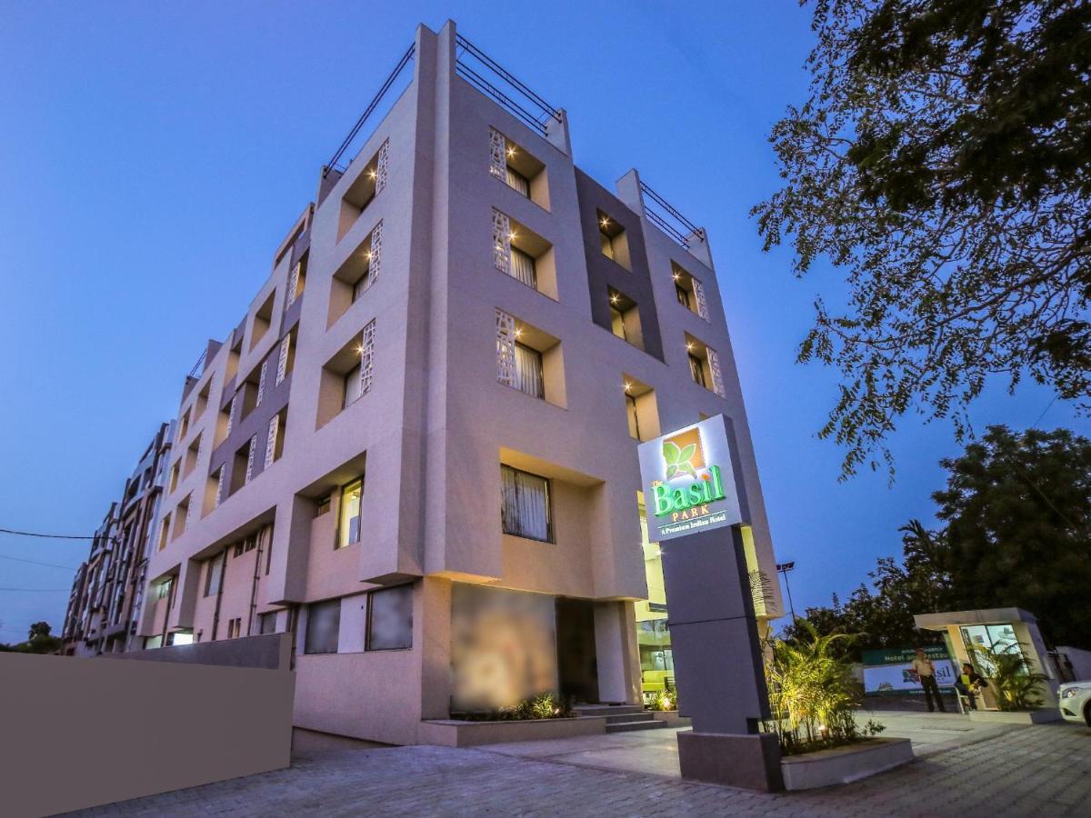 The Basil Park Hotel Bhāvnagar Exterior foto
