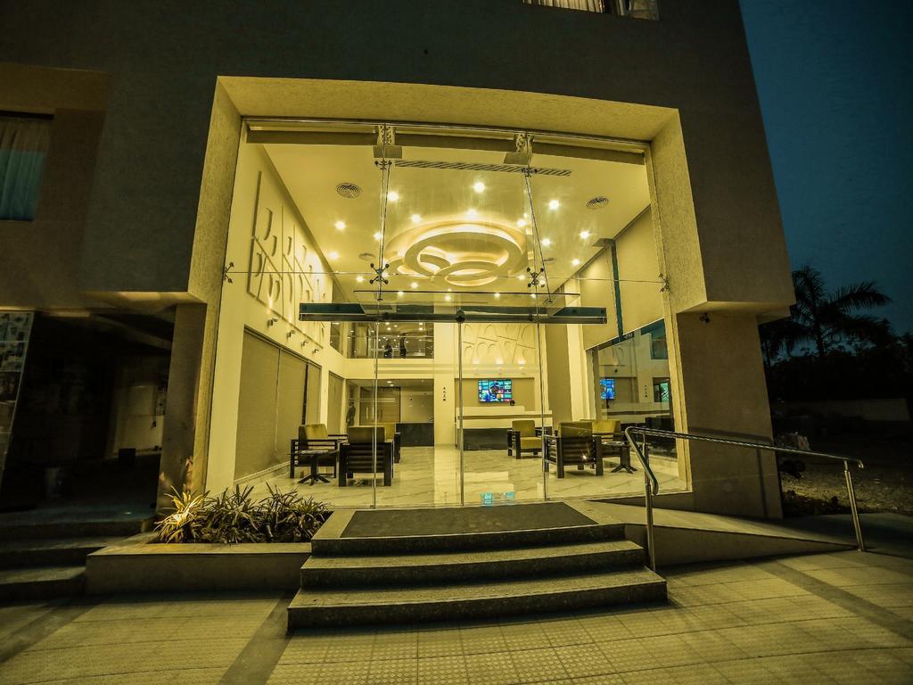 The Basil Park Hotel Bhāvnagar Exterior foto
