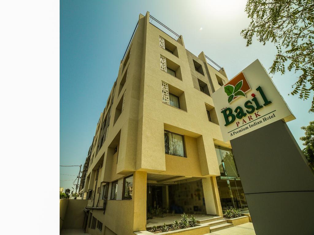 The Basil Park Hotel Bhāvnagar Exterior foto