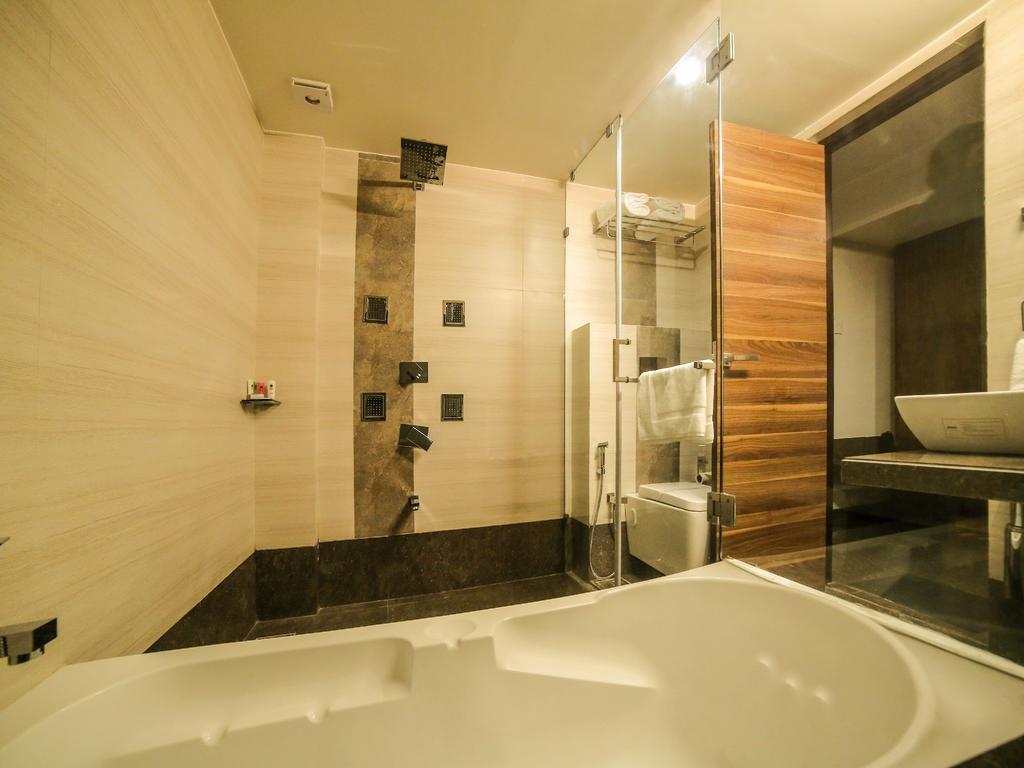 The Basil Park Hotel Bhāvnagar Quarto foto
