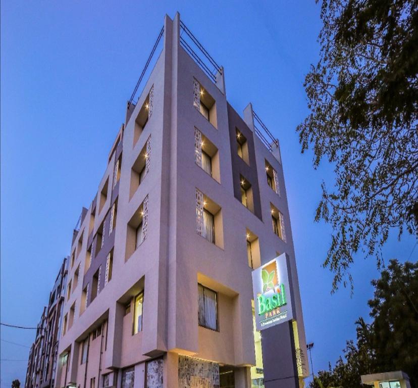 The Basil Park Hotel Bhāvnagar Exterior foto