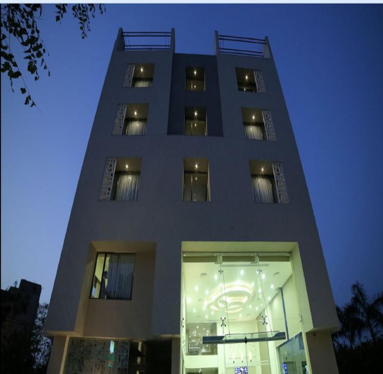 The Basil Park Hotel Bhāvnagar Exterior foto